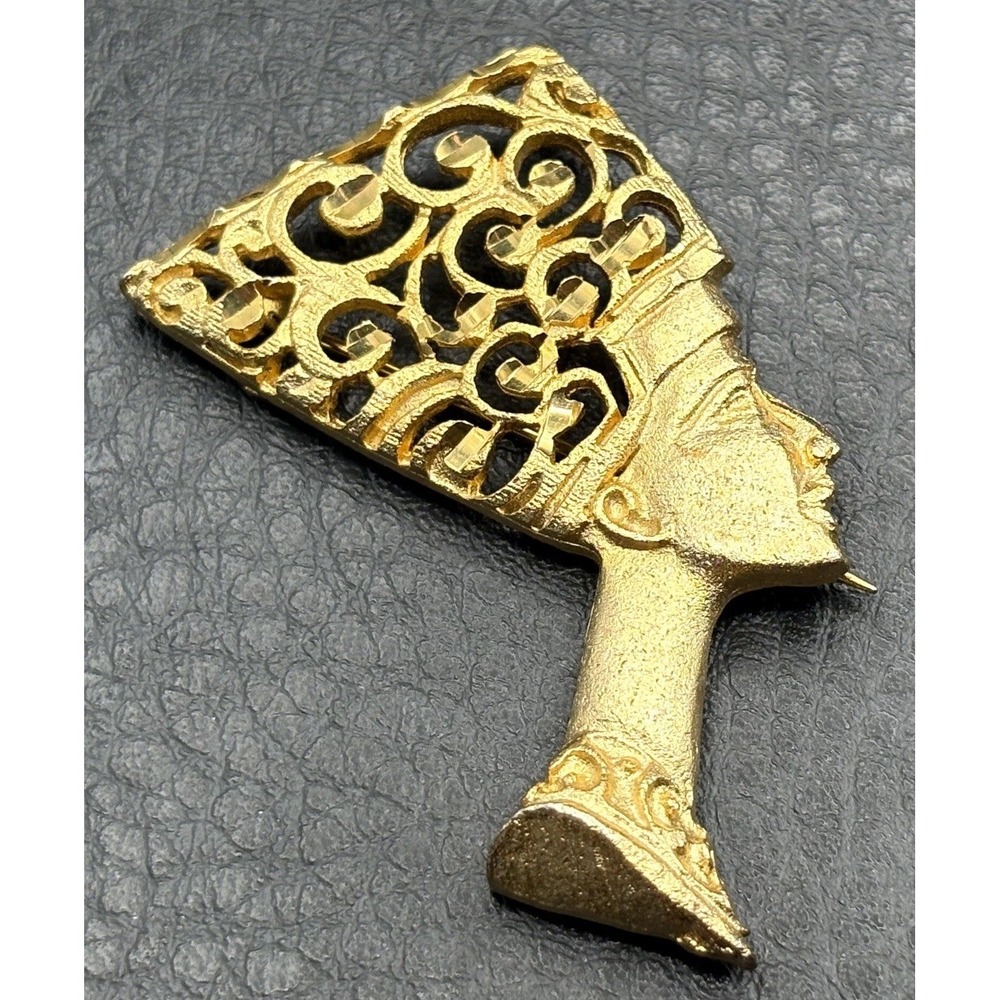 Vintage Egyptian Revival Pharaoh Nefertiti Head Brooch Openwork Gold Tone